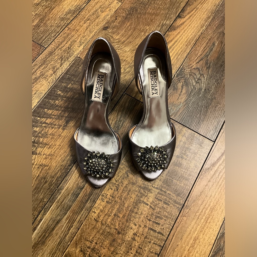 BADGLEY MISCHKA WOMENS BRIDAL DARK SILVER PUMP HEEL SIZE 6 - Picture 4 of 9